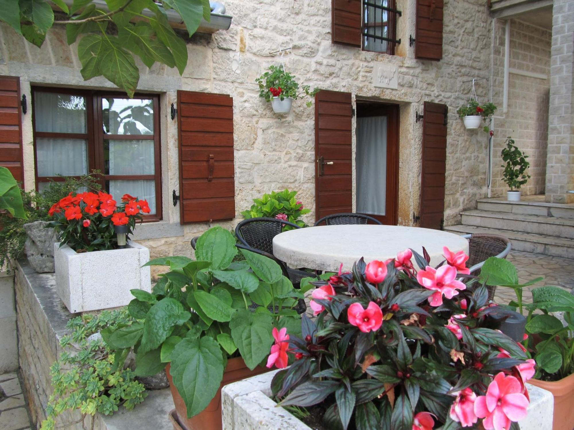 Apartments Vesna With Pool - New! Sveti Lovreč Pazenatički Pokoj fotografie